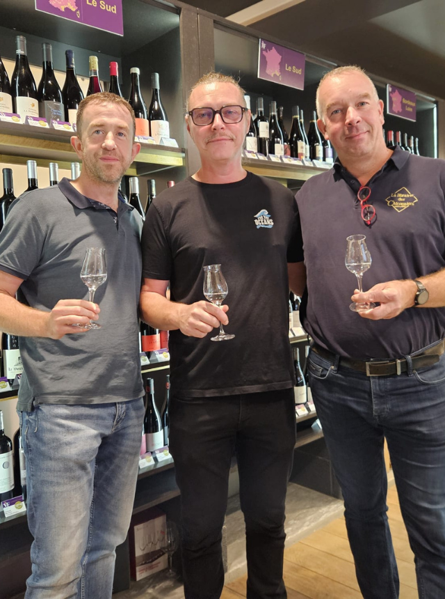 Samedi 4 octobre : rejoignez-nous pour l'inauguration de la Distillerie "Ovis Nigra" Samedi 4 octobre : rejoignez-nous pour l'inauguration de la Distillerie "Ovis Nigra"